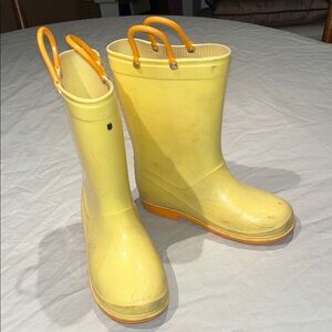 Kids Size 1 Yellow Rain Boots with Orange Handles